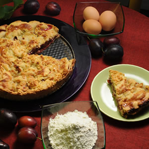 Kruchy placek ze śliwkami